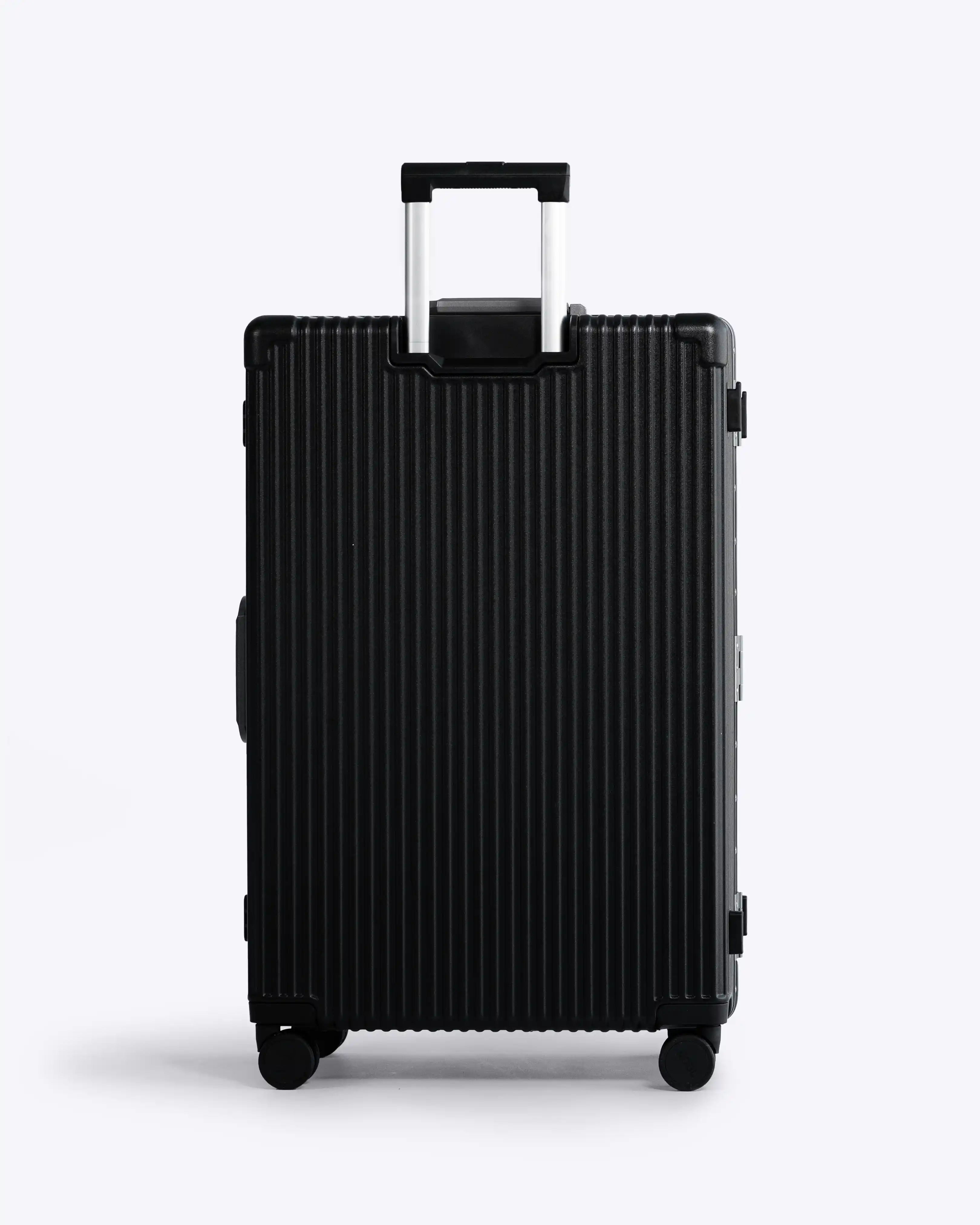 Check-in: All-in-One 28" - Image 6