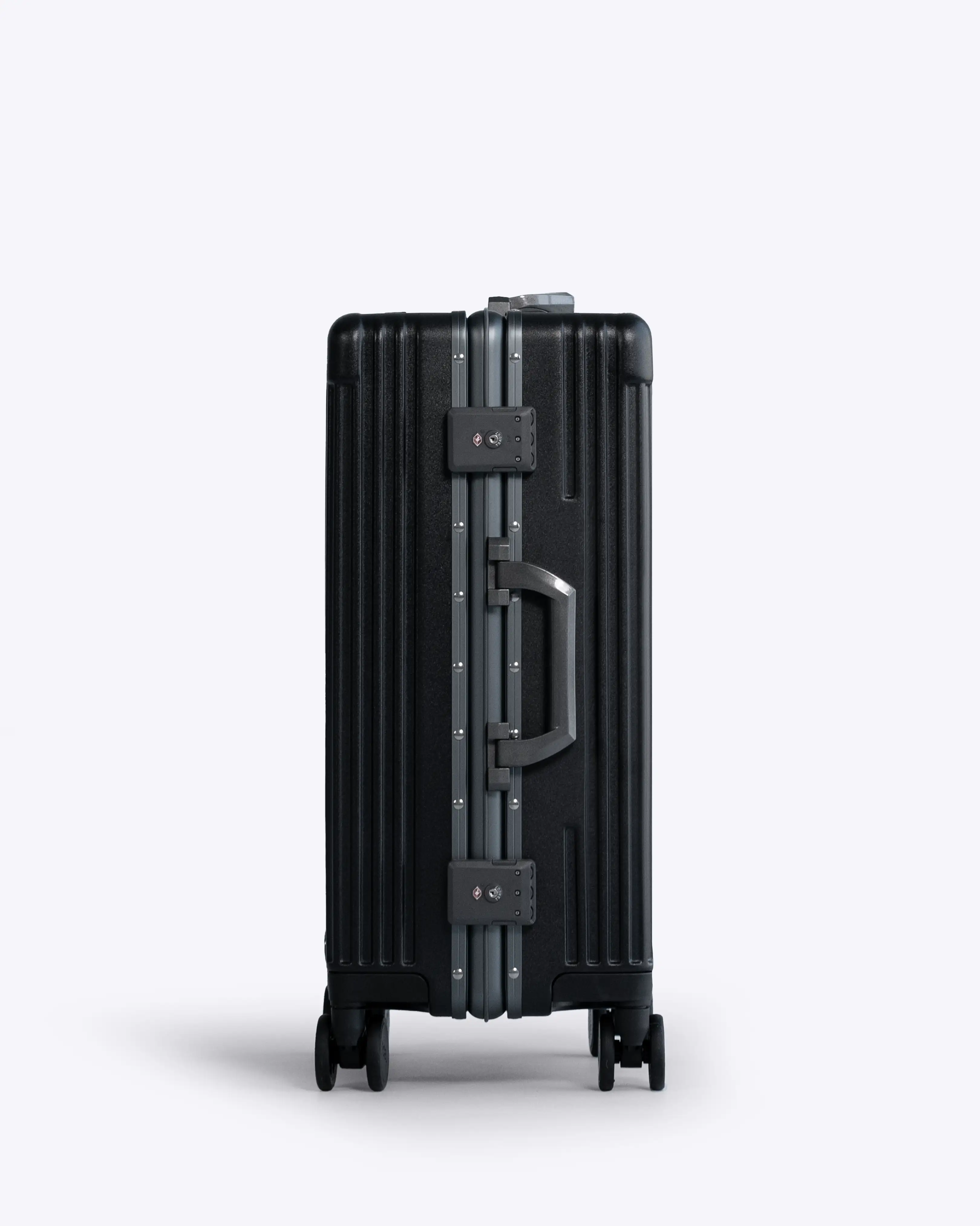 Check-in Medium: All-in-One 24" - Image 12